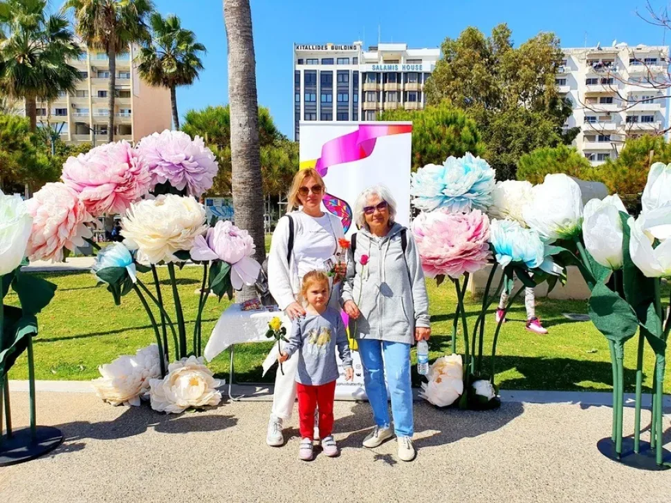 Cyprus Butterfly дарила розы в Лимассоле на 8 марта: фото 50