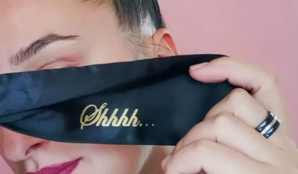 Черная повязка для глаз с надписью Shhh, аксессуар от Intimy.cy