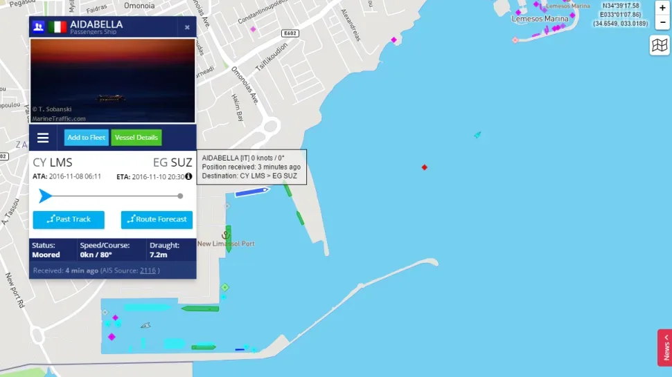 Скриншот морской карты с позицией круизного судна AIDAbella у порта Лимассола