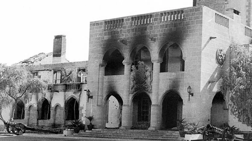 Танк Т-34 кипрской нацгвардии на улицах Никосии 15 июля 1974 года