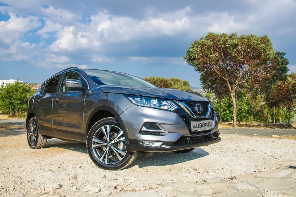 Рестайлинговый Nissan Qashqai в полупрофиль как иллюстрация к Женевскому автосалону Рестайлинговый Nissan Qashqai в полупрофиль как иллюстрация к Женевскому автосалону