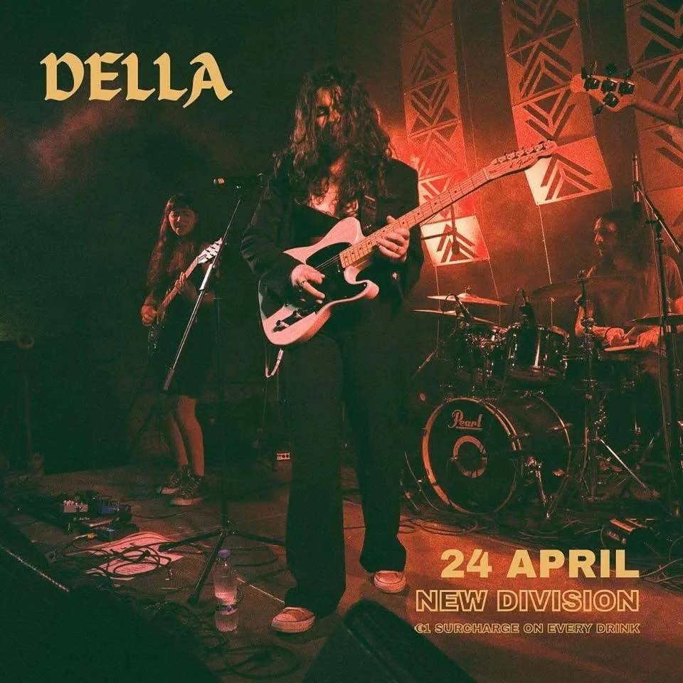 Della Live