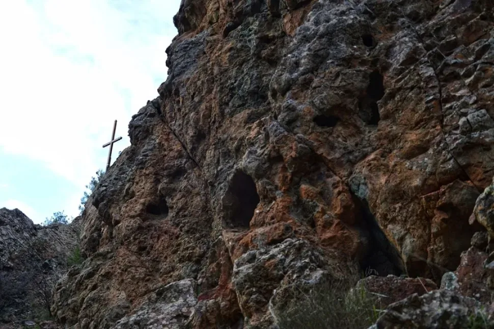 Пещера святого Созона в Пафосе — история и посещение: фото 62