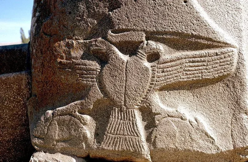 Рисунок Януса с двумя лицами, держащего ключ и посох