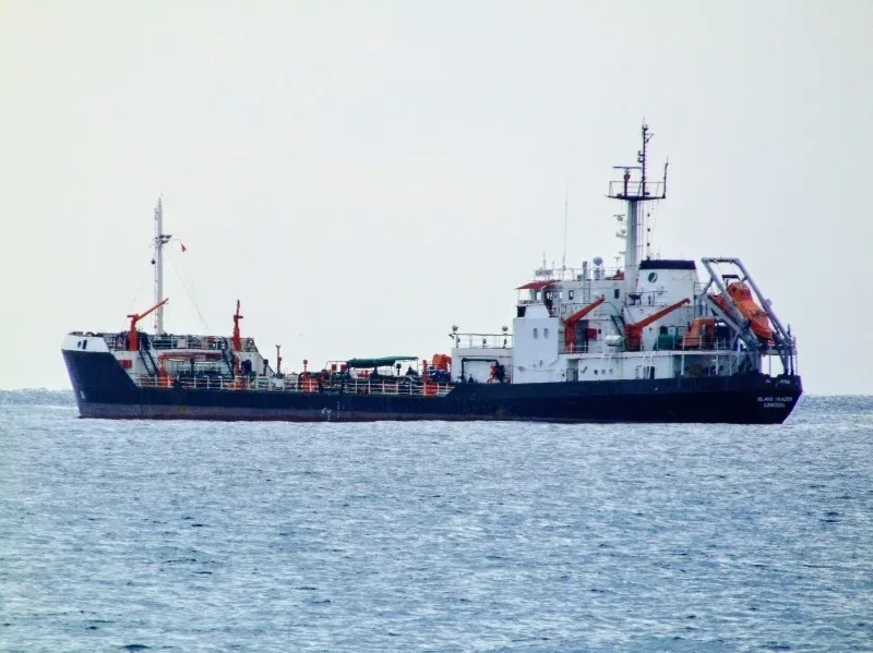 Скриншот судоходной карты с метками танкеров компании Island Oil в районе Лимассола