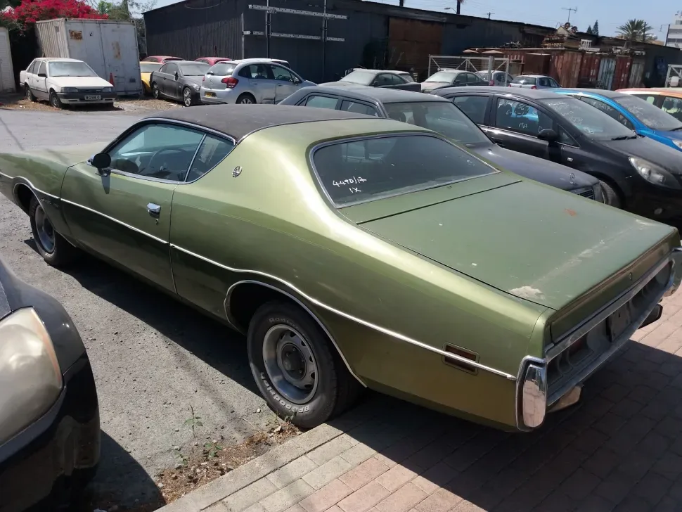 Прогулка по Лимассолу в поисках старых автомобилей с фото: фото 46