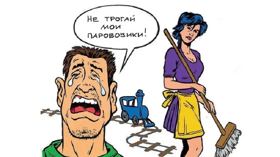 Мужчина плачет и держит руки у лица, эмоциональная реакция на ситуацию Мужчина плачет и держит руки у лица, эмоциональная реакция на ситуацию