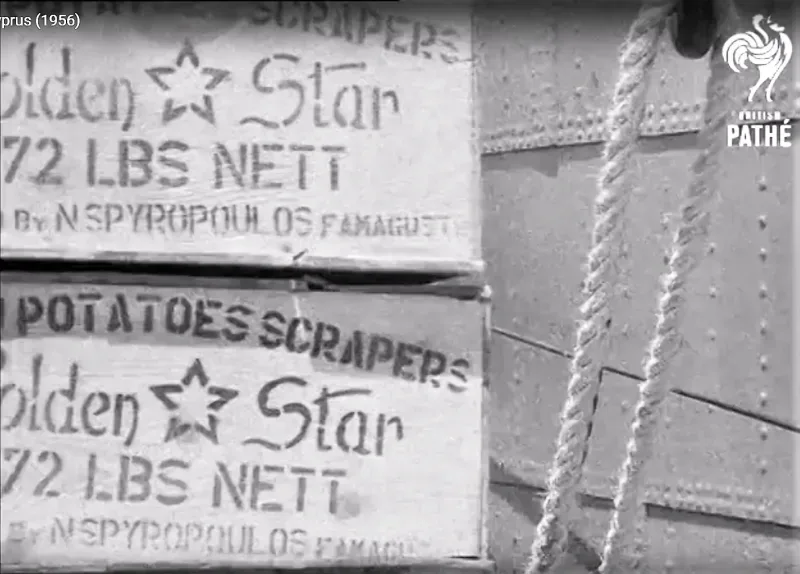 Ящики с надписью «Potatoes Scrapers» на отгружаемом товаре
