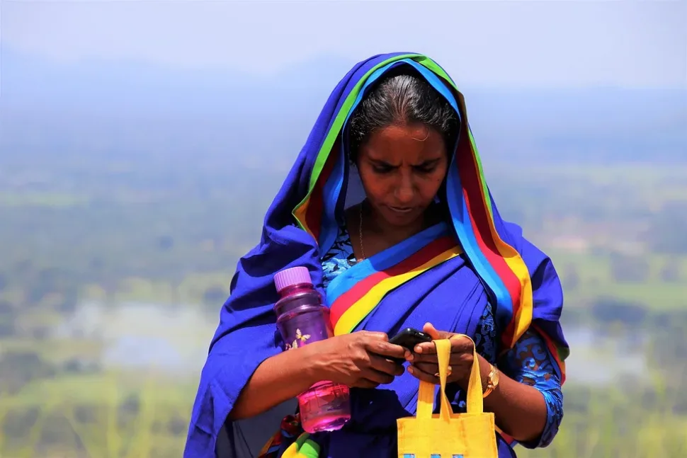 Sari, Phone, Sms, At The Court Of, Colorful, Nature Sari, Phone, Sms, At The Court Of, Colorful, Nature