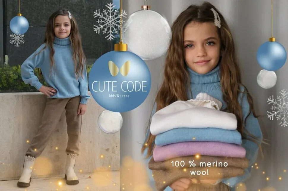 Рекламный баннер Cute Code с девочкой, свитерами и надписью 100% merino wool Рекламный баннер Cute Code с девочкой, свитерами и надписью 100% merino wool