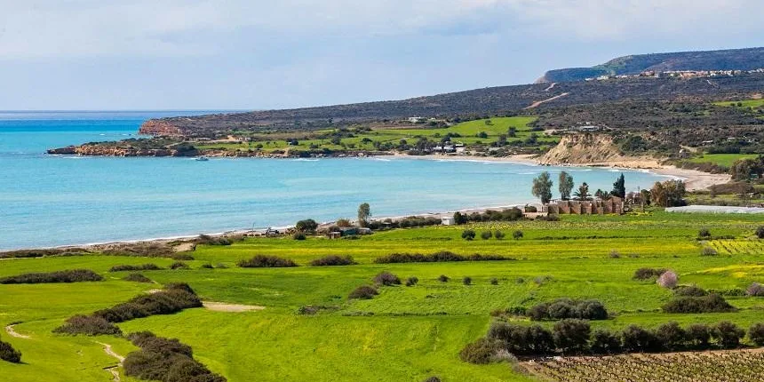 Пляж Авдиму - немноголюдный и уникальный пляж на морском побережье Кипра!