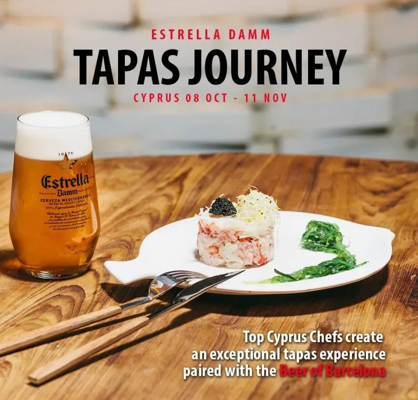 Плакат фестиваля Tapas Journey на Кипре с бокалом Estrella Damm и тарелкой тапас