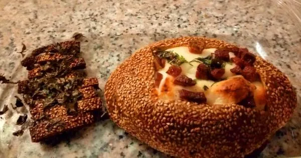 Хлебушек, запечённый с халумчиком