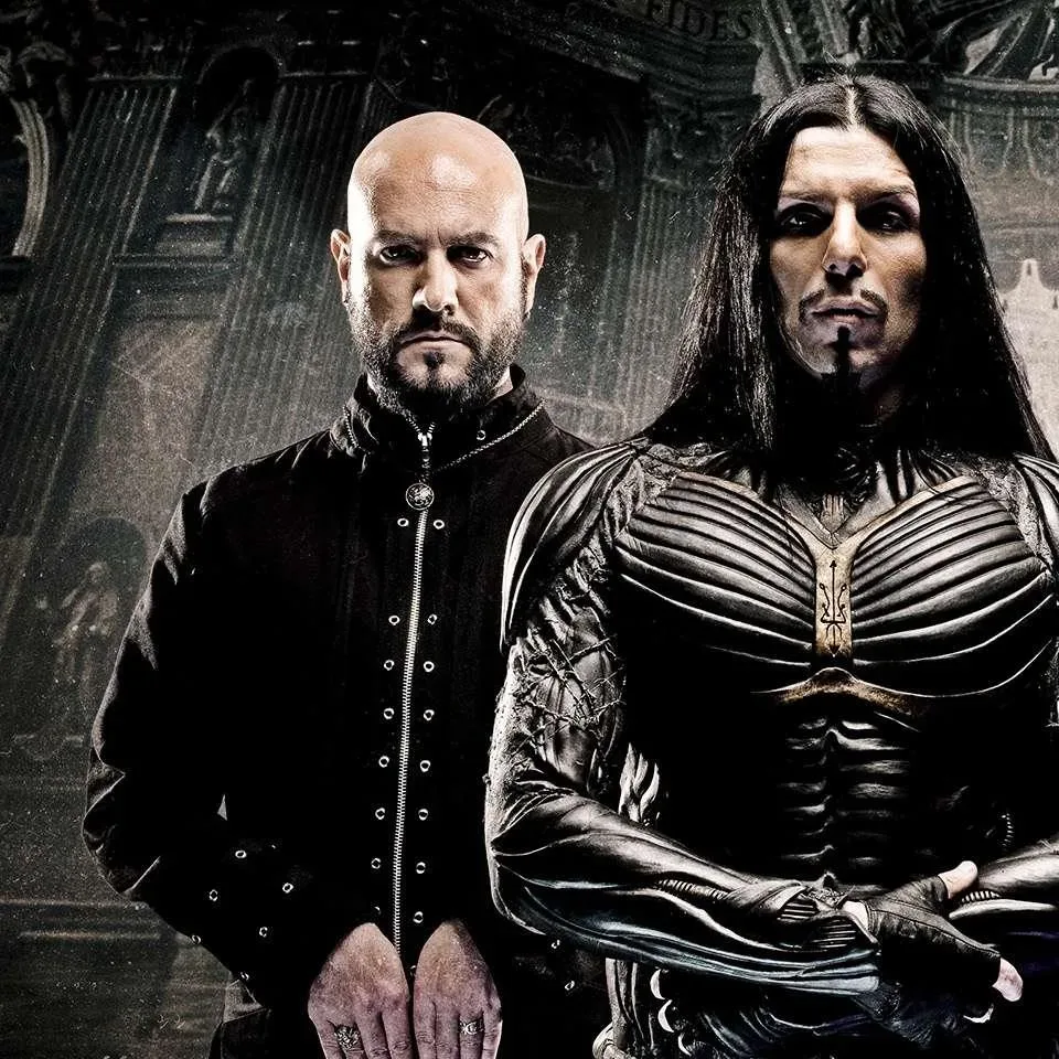 Два участника Septicflesh в сценическом гриме на промофото
