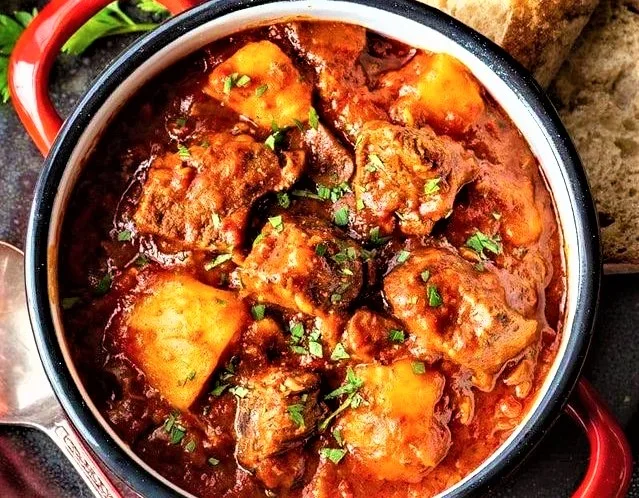 Зимняя палитра вкусов: горячий и очень вкусный суп-гуляш