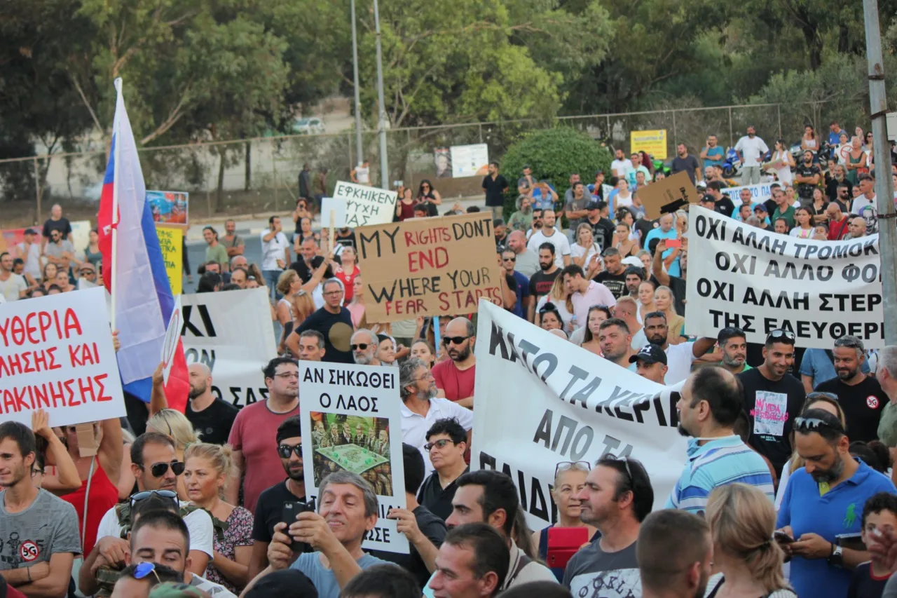 В Никосии прошел митинг против коронавирусных мер