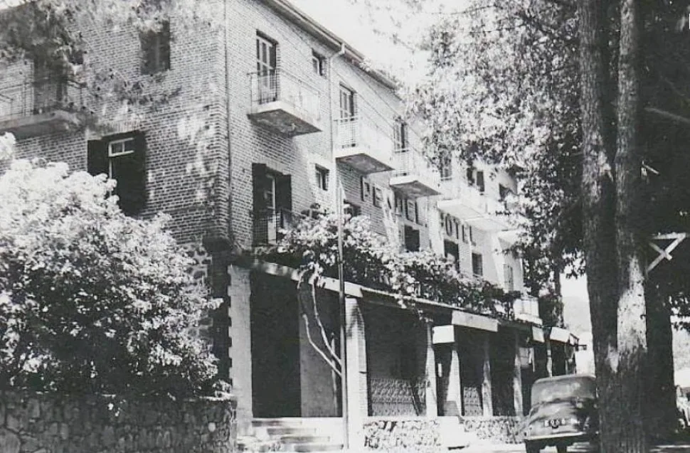 Отель «Pendeli», 1942 год, Платрес, Кипр. Отель «Pendeli», 1942 год, Платрес, Кипр.