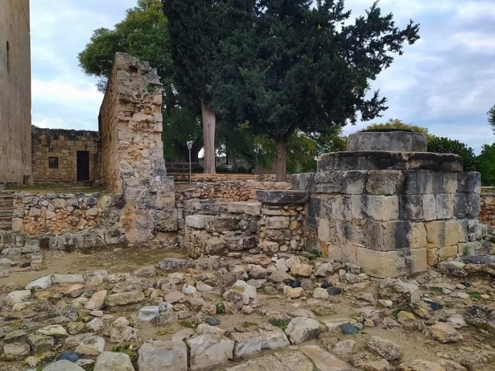 Замок Колосси на Кипре — средневековая крепость и история: фото 55