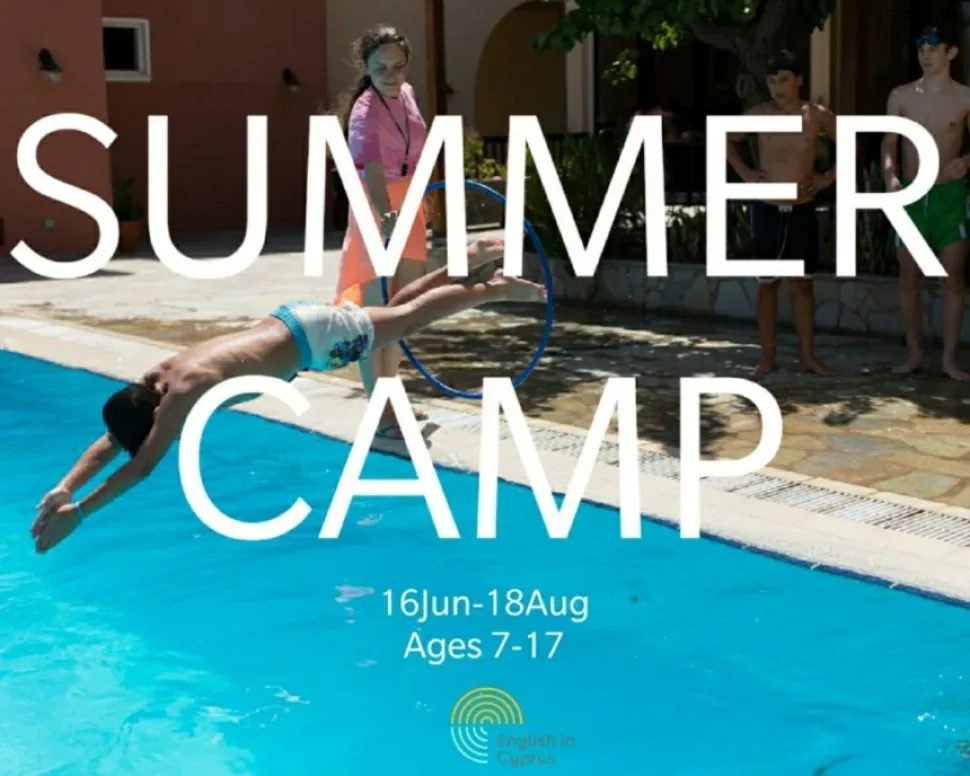 Афиша Summer Camp лагеря Englich In Cyprus с прыгающим в бассейн ребёнком