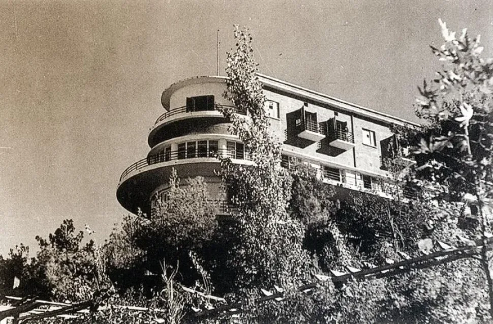 Отель «Forest Park», Платрес, Кипр, 1936 год. Отель «Forest Park», Платрес, Кипр, 1936 год.