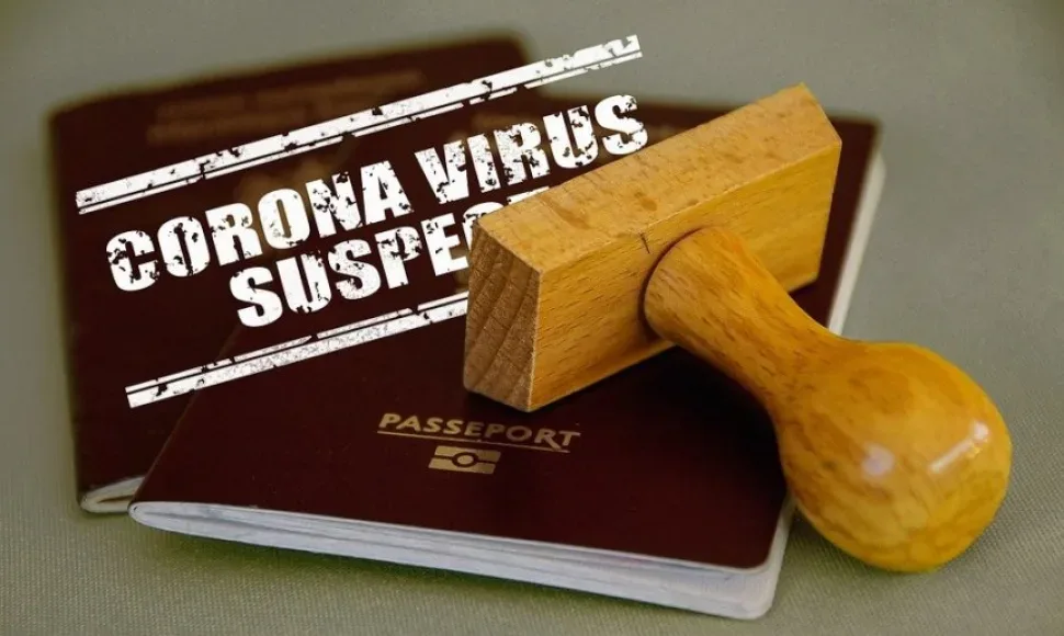 Иллюстрация паспорта вакцинации с печатью и штампом в контексте ковид‑паспортов Кипра