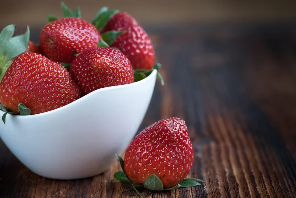 Strawberry, Fruit, Bowl, Food, Berry, Red Fruit