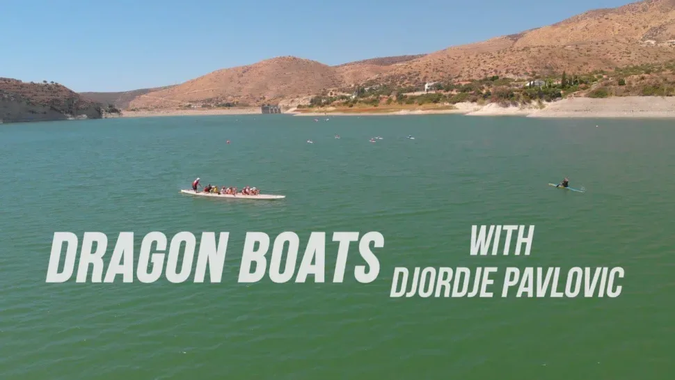 Титульный кадр видео «Dragon Boats with Djordje Pavlovic»: лодка на водоёме