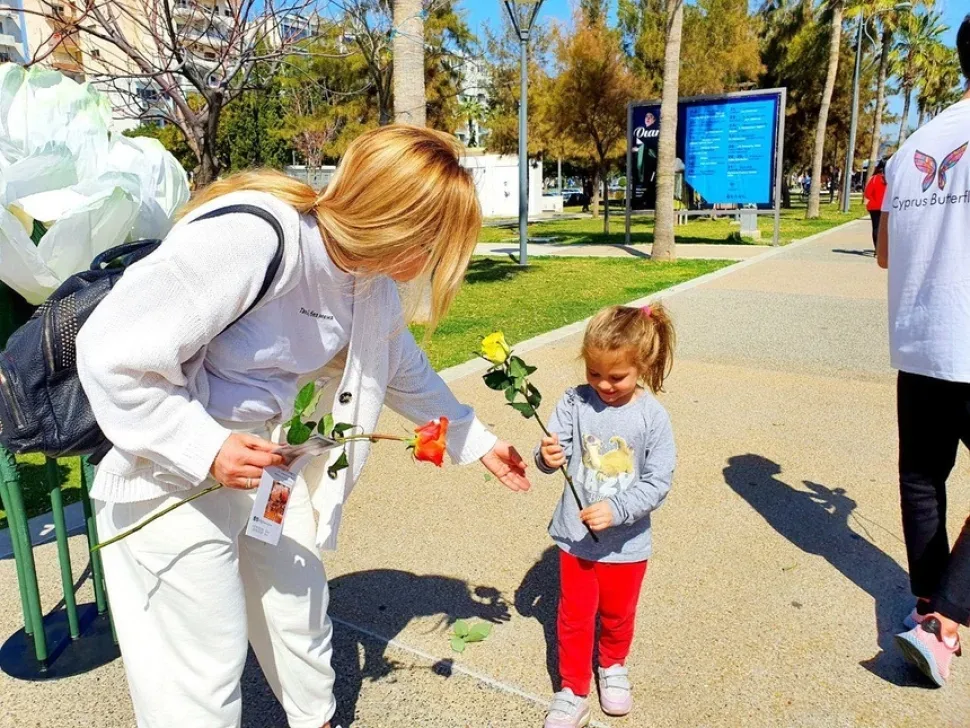 Cyprus Butterfly дарила розы в Лимассоле на 8 марта: фото 48