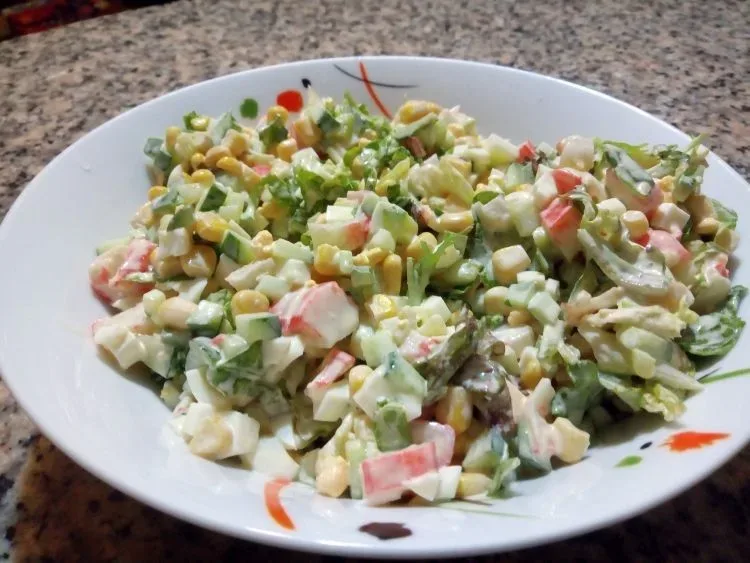 салат с крабовыми палками