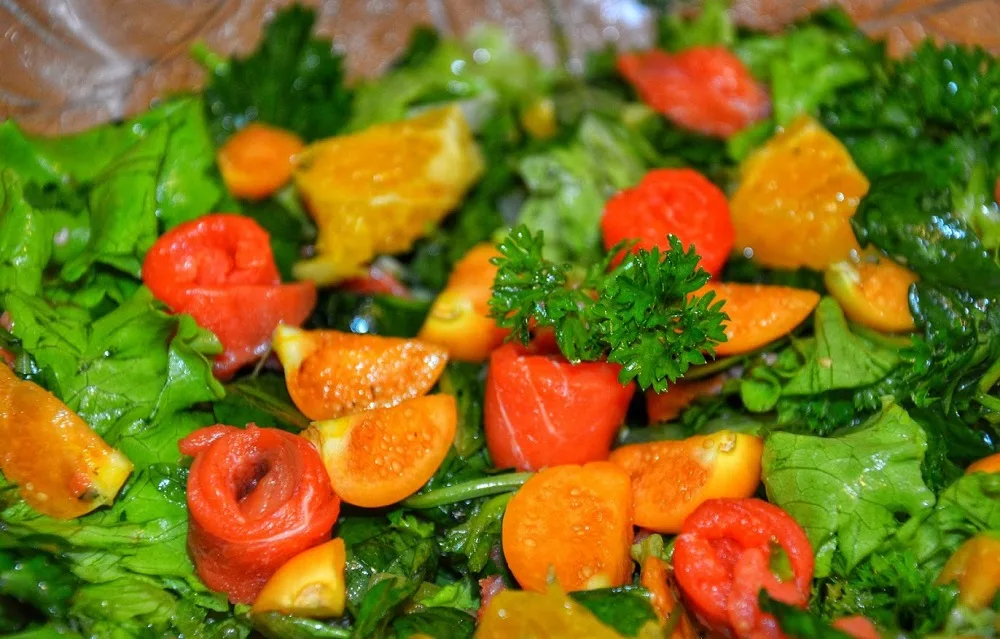 Лучшие рецепты здоровой кухни Кипра. Вкус, способный покорить миллионы гурманов, — салат с семгой, физалисом и сладким апельсином. Простой и быстрый в приготовлении