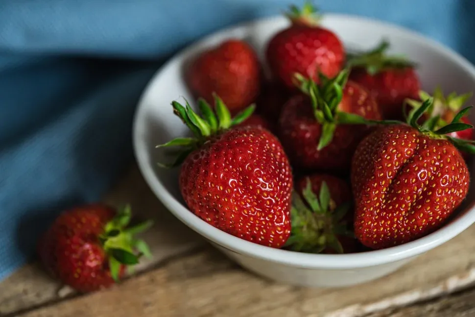 Strawberries, Shell, Fruit, Red, Delicious, Healthy