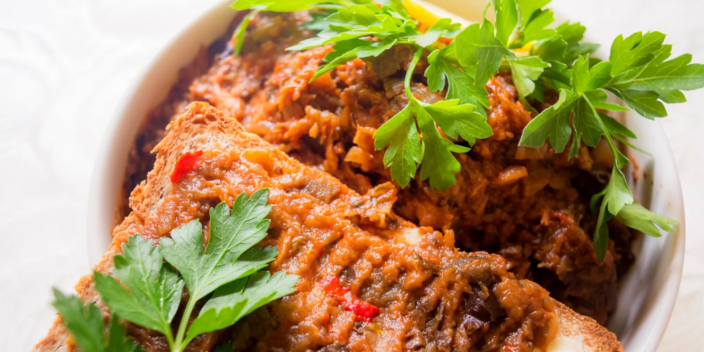 Икра из баклажанов! Вкуснейшая холодная закуска, которая актуальна на Кипре в любое время года!