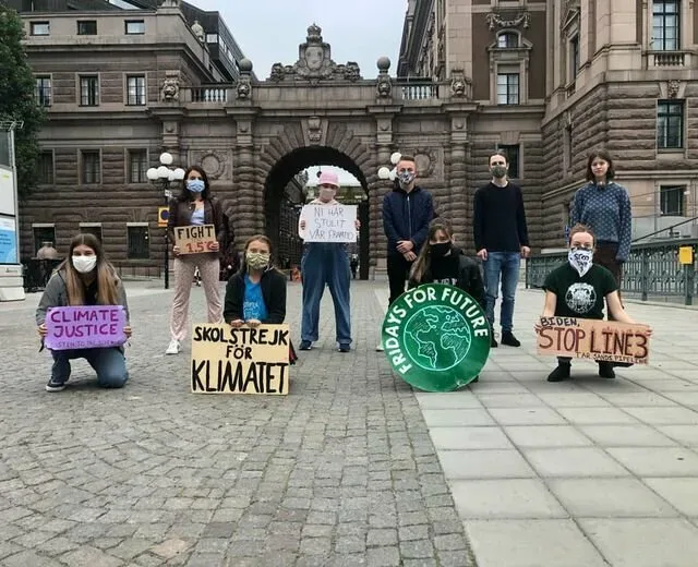 Экологическая забастовка имени Греты Тунберг. В кадре 8 подростков - Greta Thunberg Экологическая забастовка имени Греты Тунберг. В кадре 8 подростков - Greta Thunberg