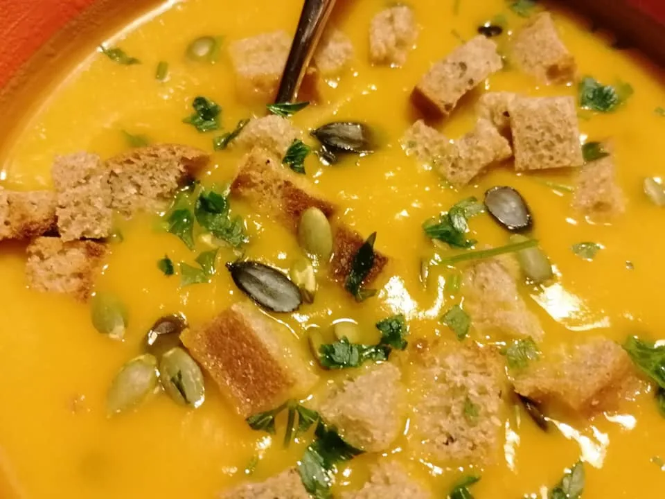 Осенняя палитра вкусов: бархатистый тыквенный суп